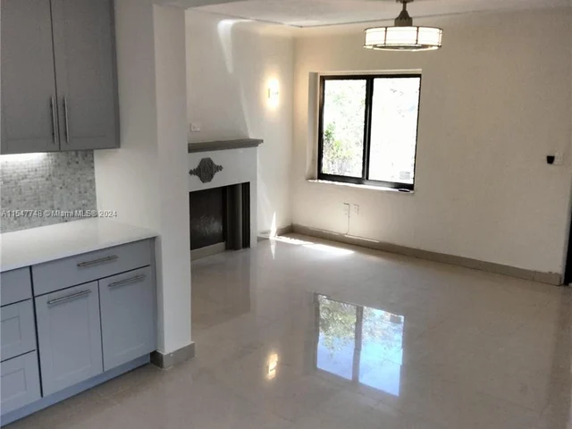 251 NW 45 ST, Miami FL 33127