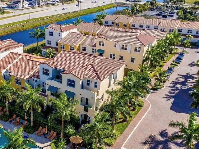 12468 NW 17th Mnr # 12468, Pembroke Pines FL 33028