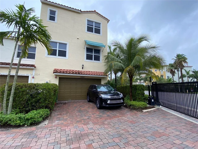 12468 NW 17th Mnr # 12468, Pembroke Pines FL 33028