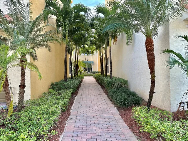 12468 NW 17th Mnr # 12468, Pembroke Pines FL 33028