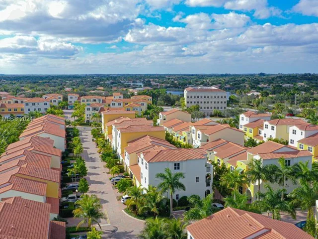 12468 NW 17th Mnr # 12468, Pembroke Pines FL 33028