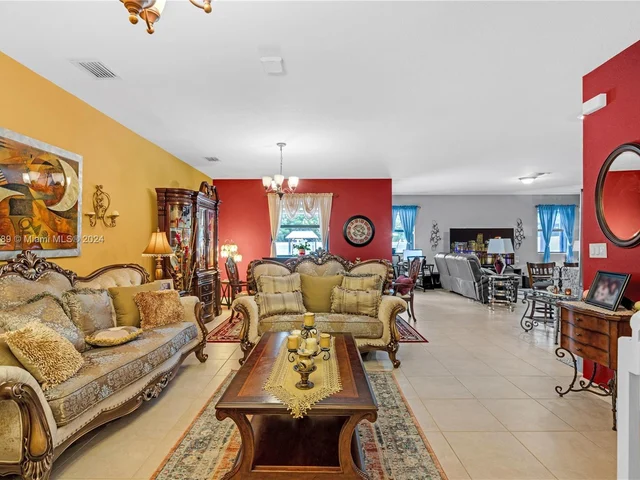 266 SE 23rd Ter, Homestead FL 33033