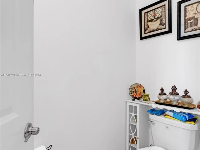 266 SE 23rd Ter, Homestead FL 33033