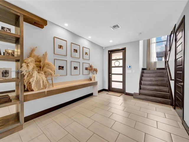 15785 NW 91st Ct # 15785, Miami Lakes FL 33018