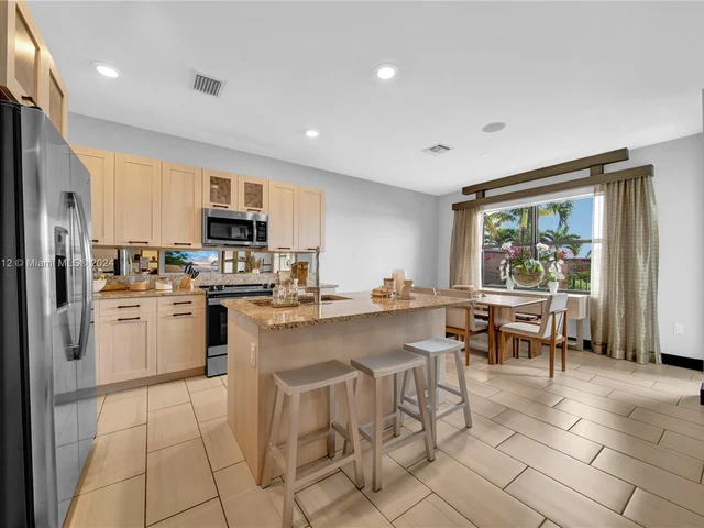 15785 NW 91st Ct # 15785, Miami Lakes FL 33018