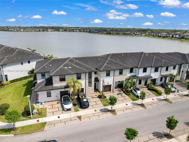 15785 NW 91st Ct # 15785, Miami Lakes FL 33018