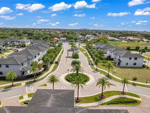 15785 NW 91st Ct # 15785, Miami Lakes FL 33018