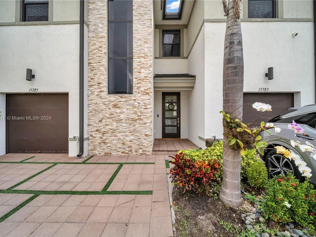 15785 NW 91st Ct # 15785, Miami Lakes FL 33018