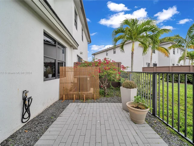 15785 NW 91st Ct # 15785, Miami Lakes FL 33018