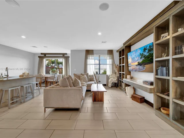 15785 NW 91st Ct # 15785, Miami Lakes FL 33018