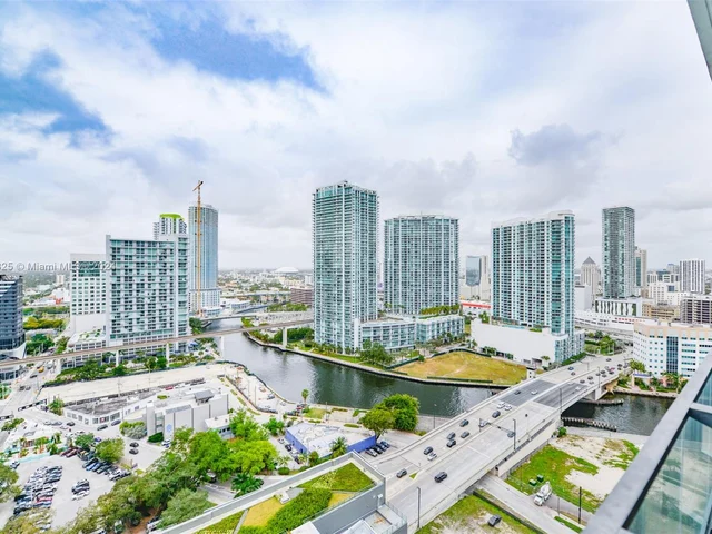 68 SE 6th St # 2206, Miami FL 33131