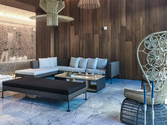 68 SE 6th St # 2206, Miami FL 33131