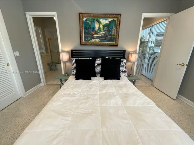 1061 Bimini Ln, Riviera Beach FL 33404