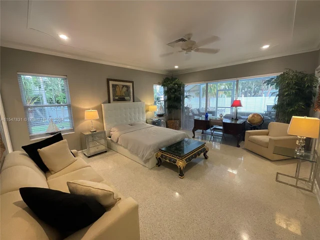 1061 Bimini Ln, Riviera Beach FL 33404