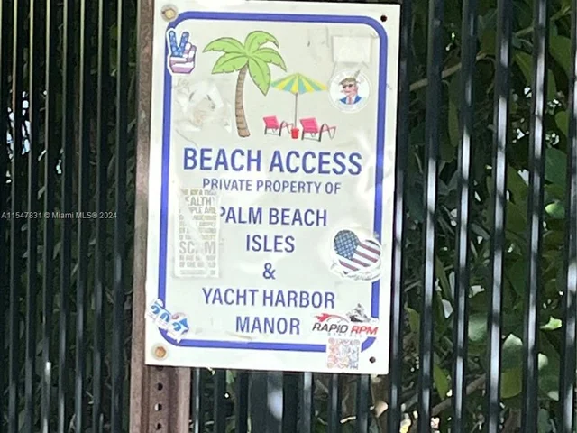 1061 Bimini Ln, Riviera Beach FL 33404