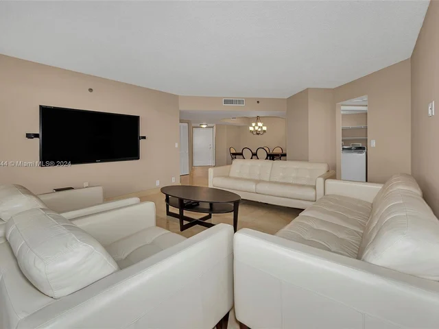 3598 Yacht Club Dr # 702, Aventura FL 33180