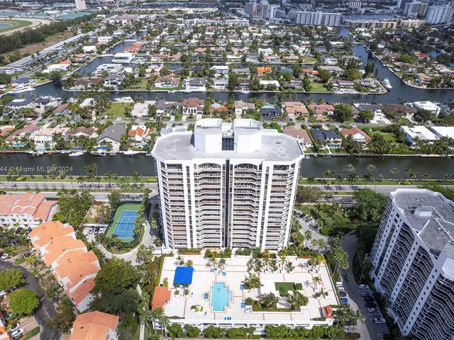 3598 Yacht Club Dr # 702, Aventura FL 33180