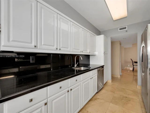 3598 Yacht Club Dr # 702, Aventura FL 33180