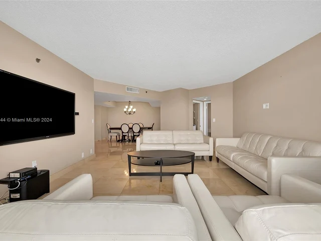 3598 Yacht Club Dr # 702, Aventura FL 33180