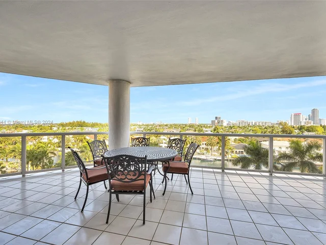 3598 Yacht Club Dr # 702, Aventura FL 33180