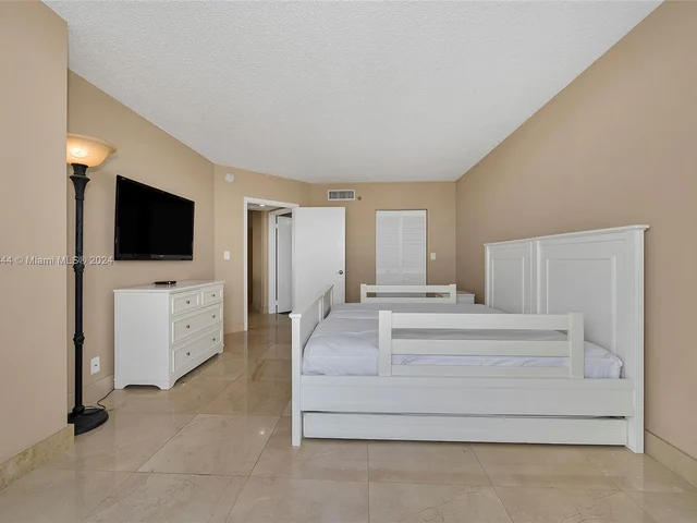 3598 Yacht Club Dr # 702, Aventura FL 33180