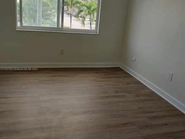 900 SW 84th Ave # 201, Miami FL 33144