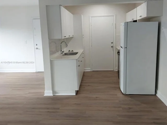 900 SW 84th Ave # 201, Miami FL 33144