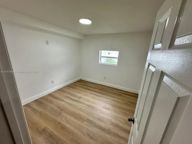 622 SW 6th St, Hallandale Beach FL 33009