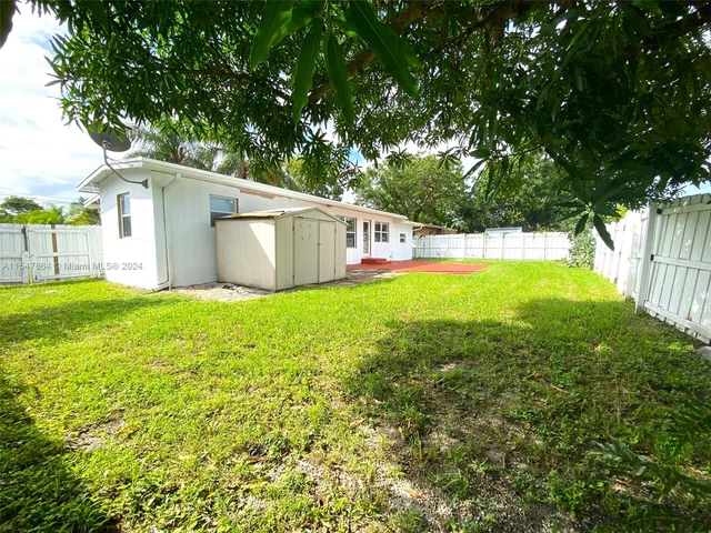 622 SW 6th St, Hallandale Beach FL 33009