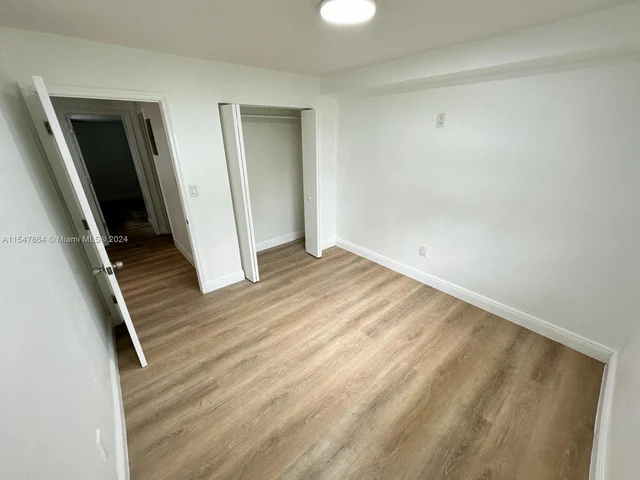 622 SW 6th St, Hallandale Beach FL 33009