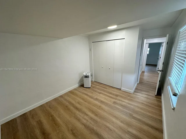 622 SW 6th St, Hallandale Beach FL 33009