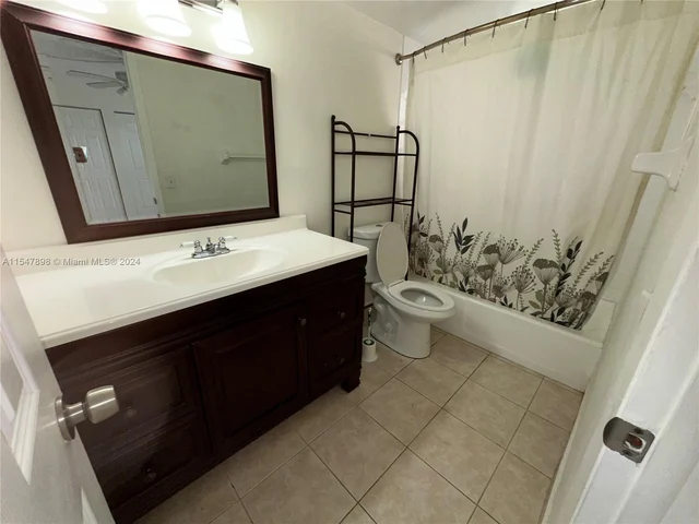 1750 W 46th St # 229, Hialeah FL 33012