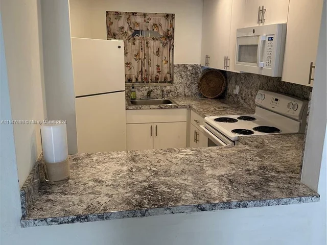 1750 W 46th St # 229, Hialeah FL 33012