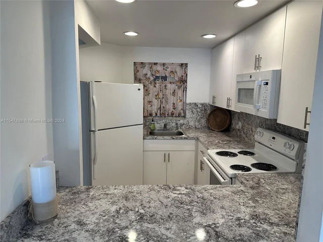 1750 W 46th St # 229, Hialeah FL 33012