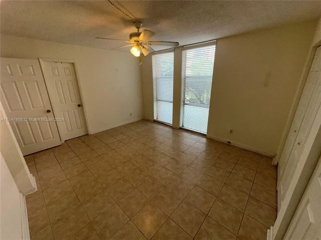 1750 W 46th St # 229, Hialeah FL 33012