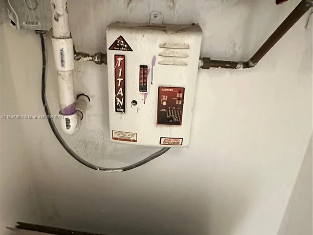 1750 W 46th St # 229, Hialeah FL 33012