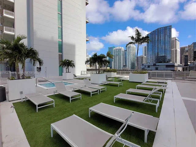 690 SW 1st Ct # 1915, Miami FL 33130