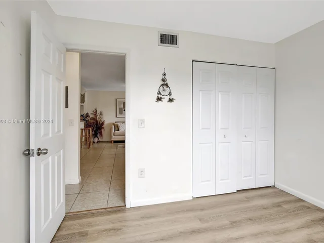 561 NW 100th Pl # 201, Pembroke Pines FL 33024