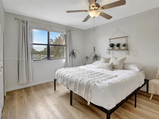 561 NW 100th Pl # 201, Pembroke Pines FL 33024