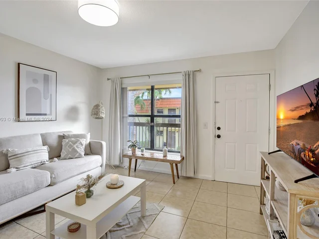 561 NW 100th Pl # 201, Pembroke Pines FL 33024