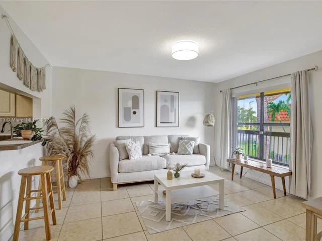 561 NW 100th Pl # 201, Pembroke Pines FL 33024