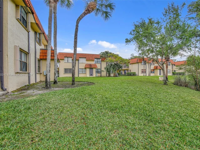 561 NW 100th Pl # 201, Pembroke Pines FL 33024