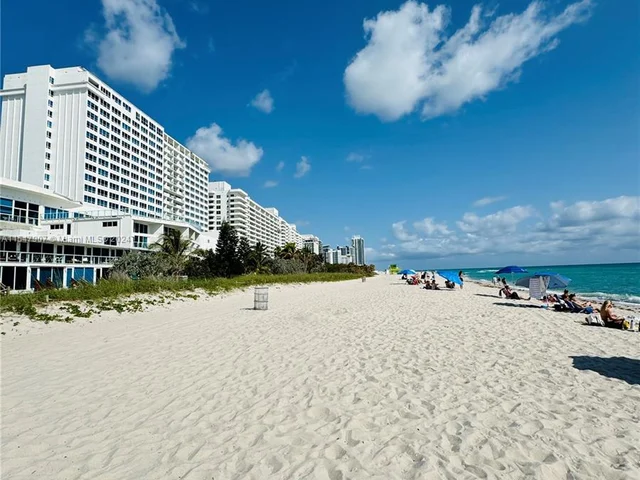 5445 Collins Ave # 1520, Miami Beach FL 33140