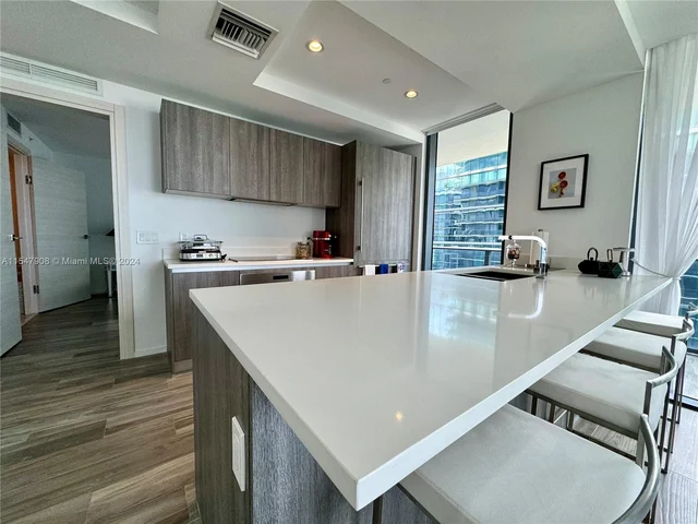 801 S Miami Ave # 4405, Miami FL 33130