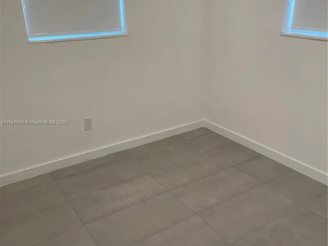 31 E 52nd Pl, Hialeah FL 33013