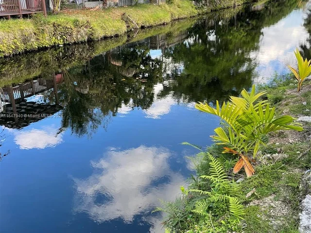 31 E 52nd Pl, Hialeah FL 33013