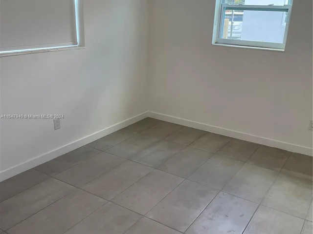 31 E 52nd Pl, Hialeah FL 33013