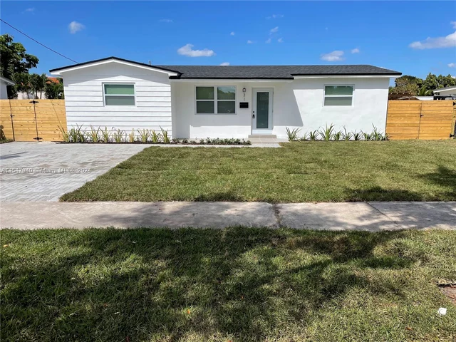 31 E 52nd Pl, Hialeah FL 33013