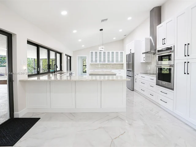 13060 NW 1st St, Plantation FL 33325