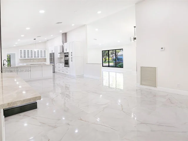 13060 NW 1st St, Plantation FL 33325